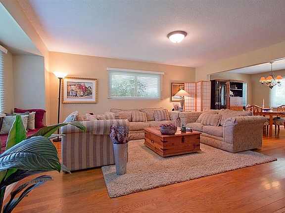 4th image of 3916 Crown Haven Ct