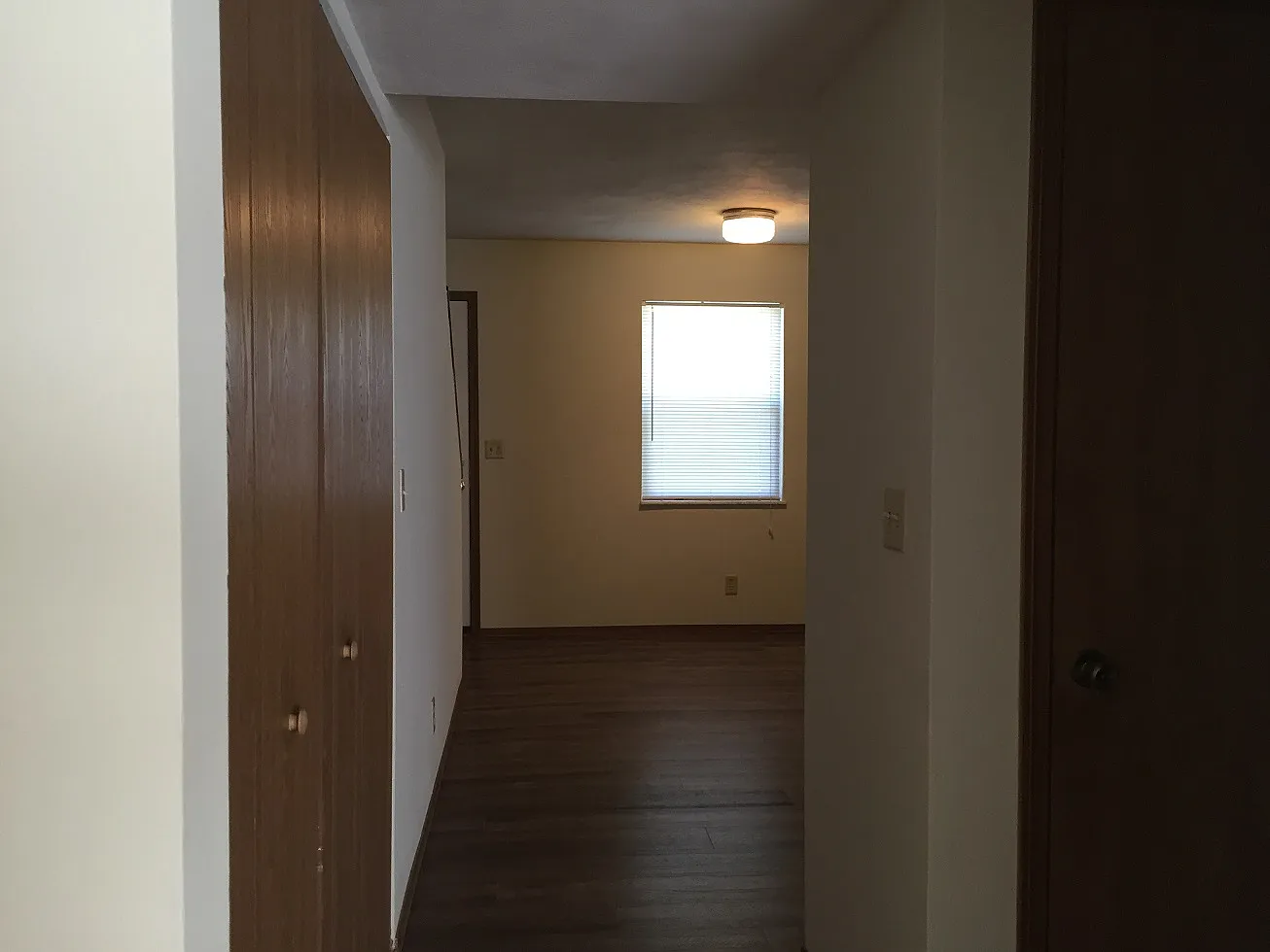 2 bed, 1.5 bath, 900 sqft, $1,100 — Photo 4