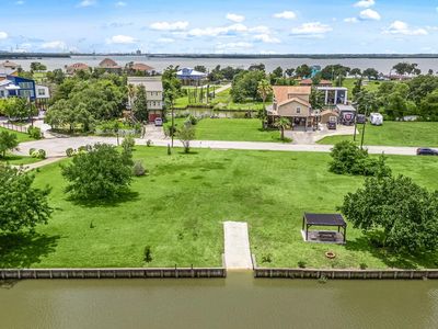 222 Rue Orleans St, Baytown, TX, 77520