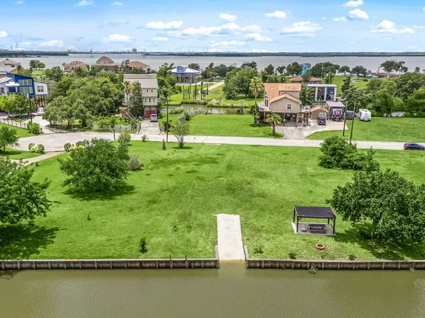 222 Rue Orleans St, Baytown, TX 77520