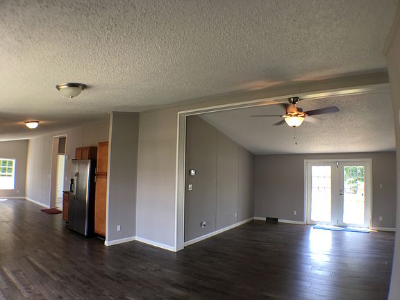 Ft. entry - living rm & kit