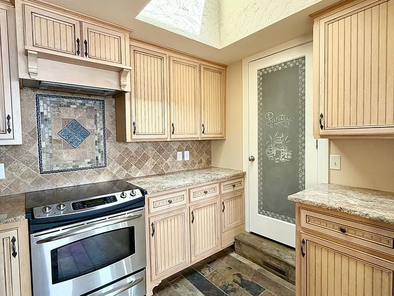 321 Cove View Ct — Photo 12