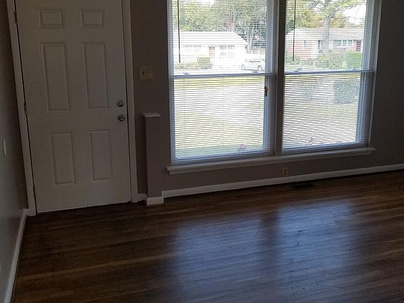 Living Room w/Large Front Windows