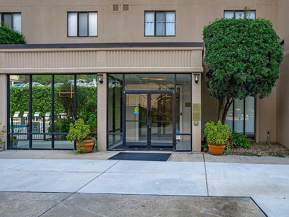 3rd image of 1825 Saint Julian Pl APT 3E