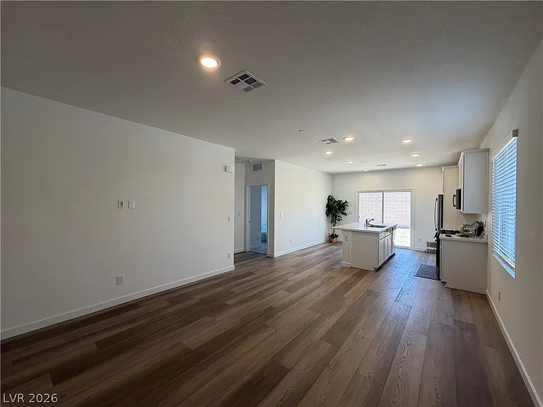 135 Chloe Chase Ave — Photo 7