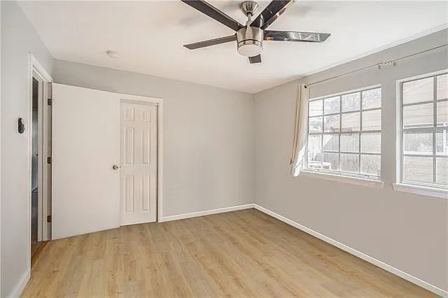 2708 Comet St — Photo 9