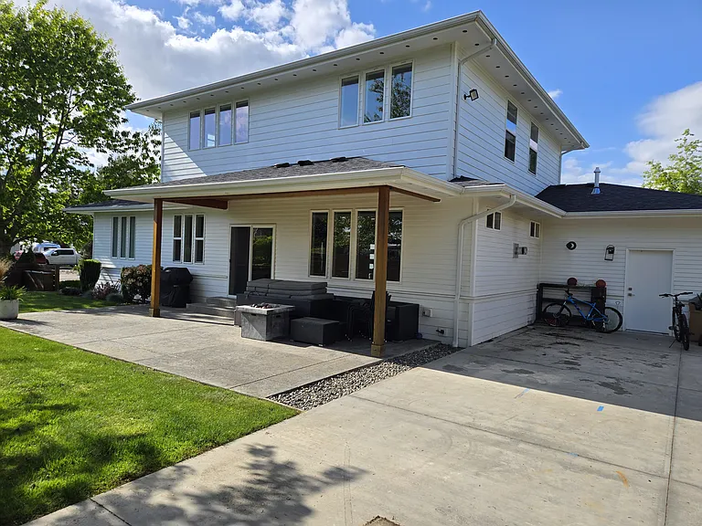 1410 Foxtail St — Photo 9