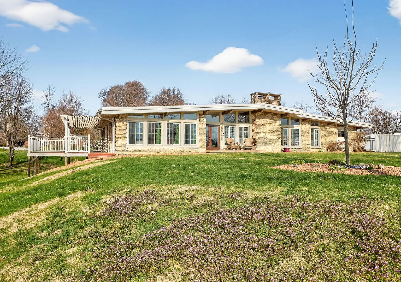 5BR Retreat w/ Private Indoor Pool In Greensburg — Photo 1