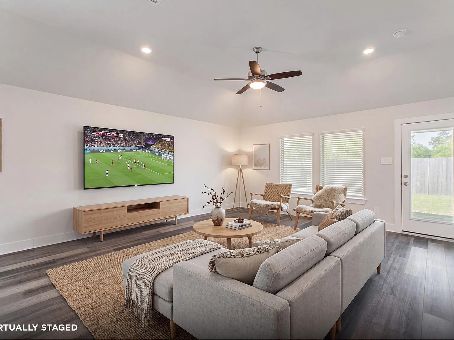 4 bed, 3.0 bath, 2277 sqft, $2,850 — Photo 3