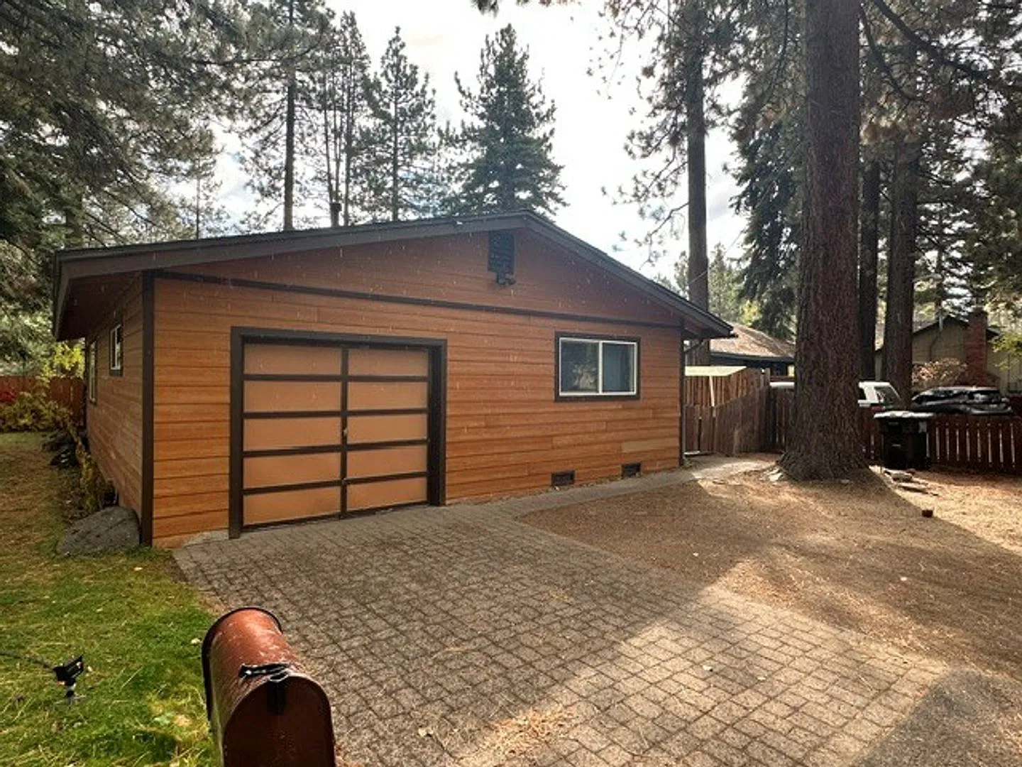 Lovely 3BD, pet friendly home with RV parking! — Photo 2
