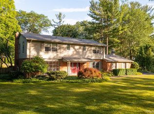 1024 Rock Spring Rd, Bloomfield Hills, MI 48304