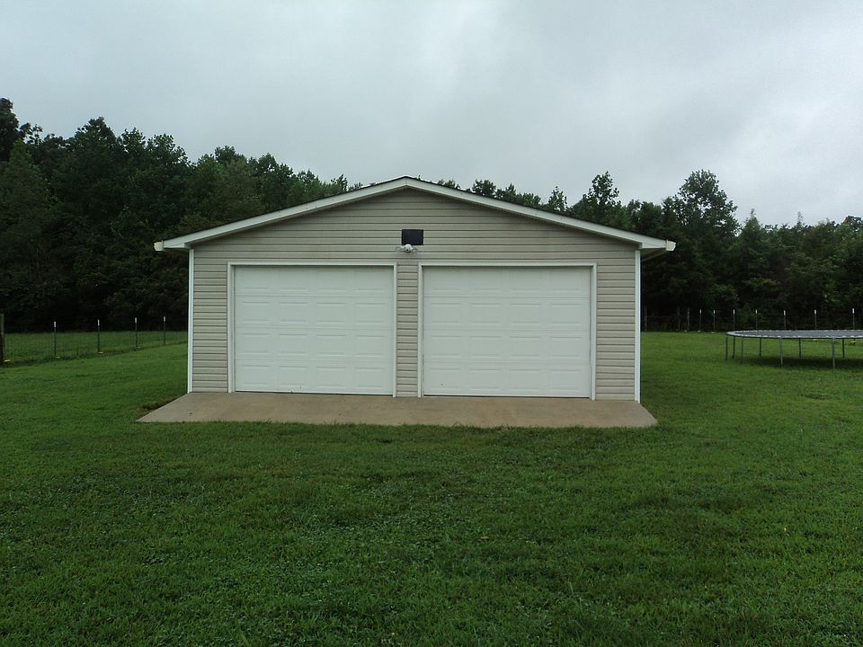 Detached Garage