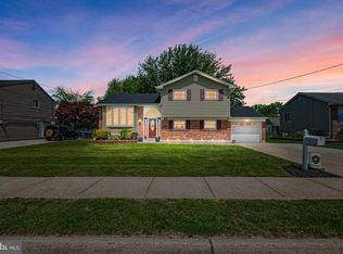 18 Canterbury Dr, Pennsville, NJ 08070