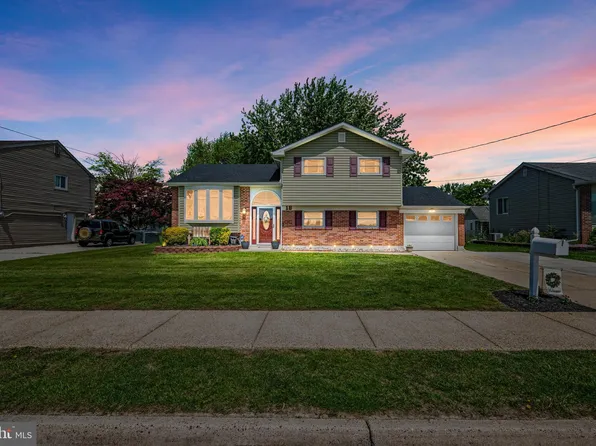 18 Canterbury Dr, Pennsville, NJ 08070
