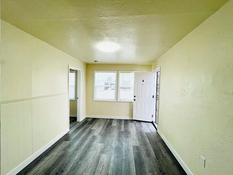176 S 3rd Ave #A — Photo 22