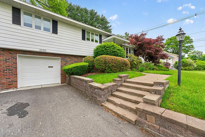 2nd image of 1060 Cornelius Avenue