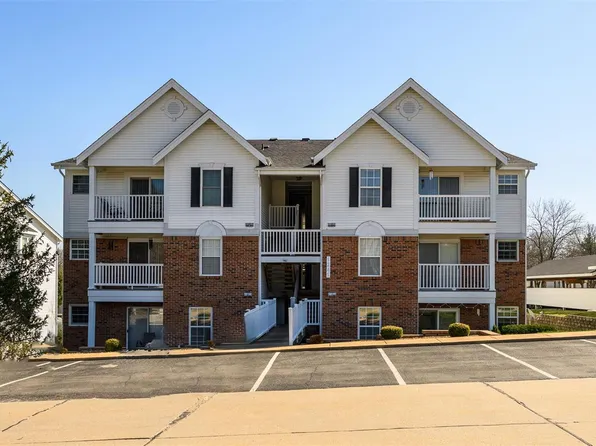 1241 Woodland Point Dr APT I, Saint Louis, MO 63146