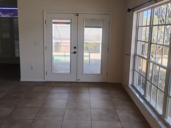 4th image of 10331 Flagship Ave