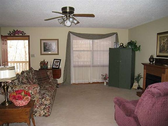 4th image of 162 Fleetwood Dr NE