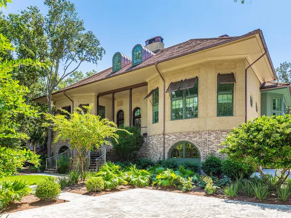 28 Ocean Course Dr, Johns Island, SC 29455