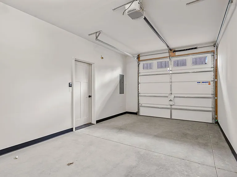 202 S Union Rd — Photo 4