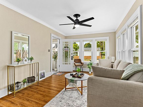 4th image of 2606 N Wisconsin Ave