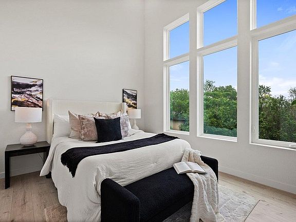 3rd image of 401 N Bluff Dr #16101