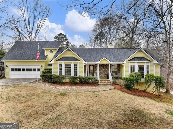 6650 Lake Run Dr, Flowery Branch, GA 30542