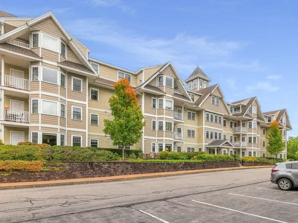 4 Sterling Hill Lane #423, Exeter, NH 03833