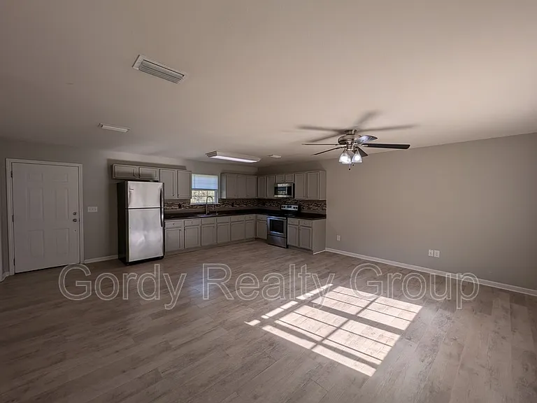 5579 Willis Rd — Photo 2