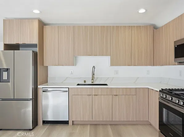 7558 Delia Ave, Sun Valley, CA 91352