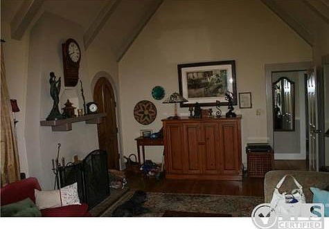 4th image of 4641 Alabama St