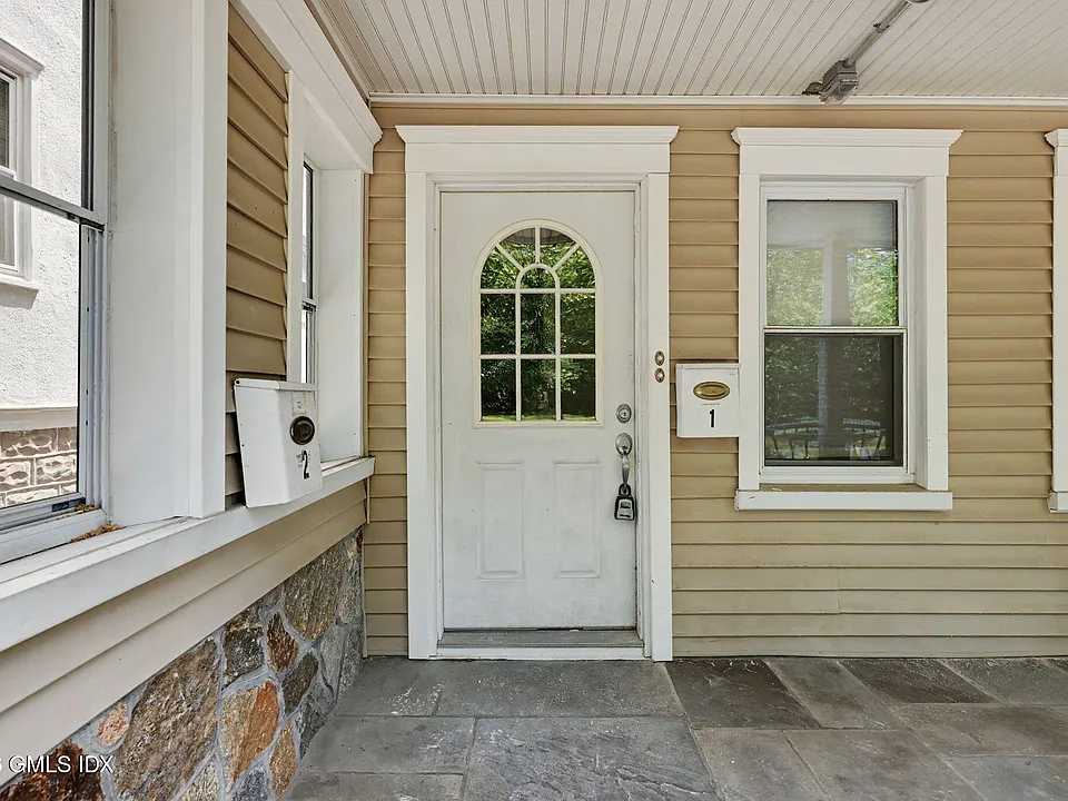 11 Bible St #2