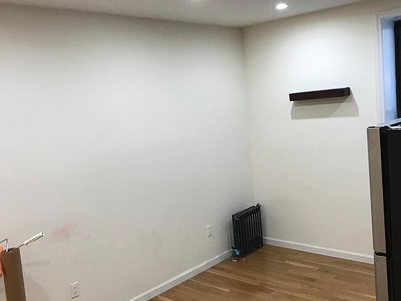 4th image of 2440 Walton Ave #13