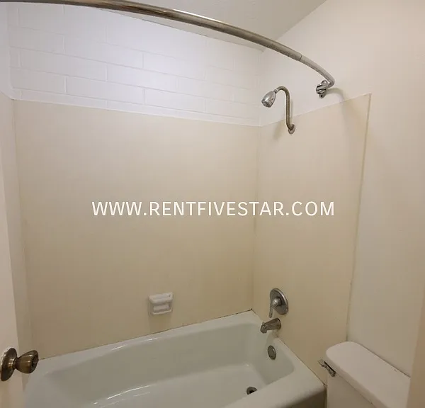 809 S 4th Ave #20-C — Photo 5