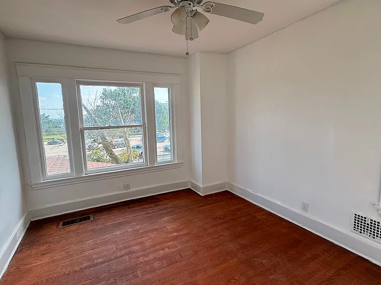 454 Lexington Ave — Photo 7