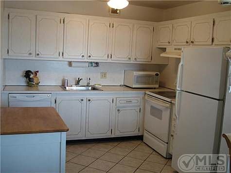 1st image of 158 Somerset H #158