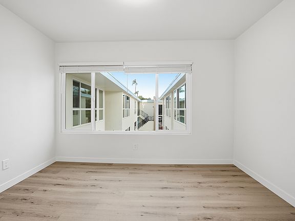 5th image of 2140 Howard Ave APT 16