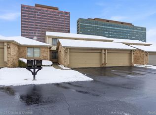 20207 Evergreen Meadows Rd, Southfield, MI 48076