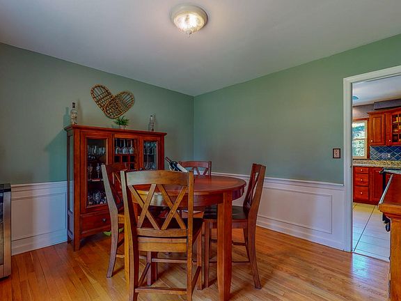 5th image of 110 Oakwood Dr