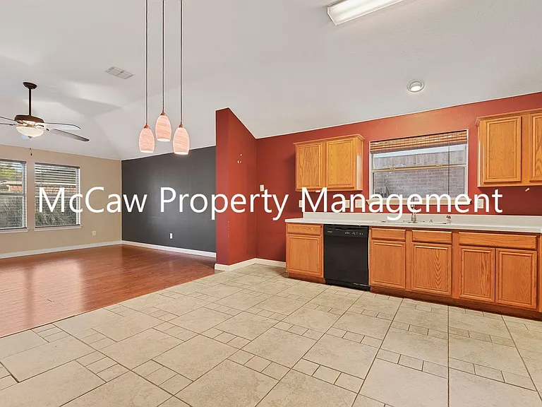 5416 Timber Ridge Dr — Photo 8