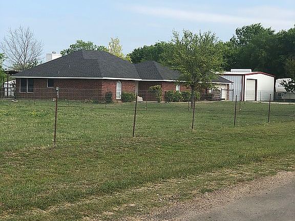 2nd image of 203 Vinyard Dr