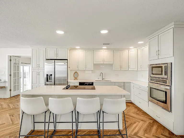 1110 S Banana River Dr — Photo 27