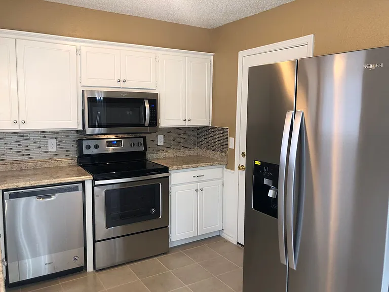 8808 Cedar Ln — Photo 3