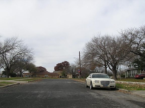 5th image of 439 Hillwood Dr