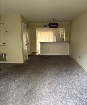 2nd image of 909 Vouray Dr #D