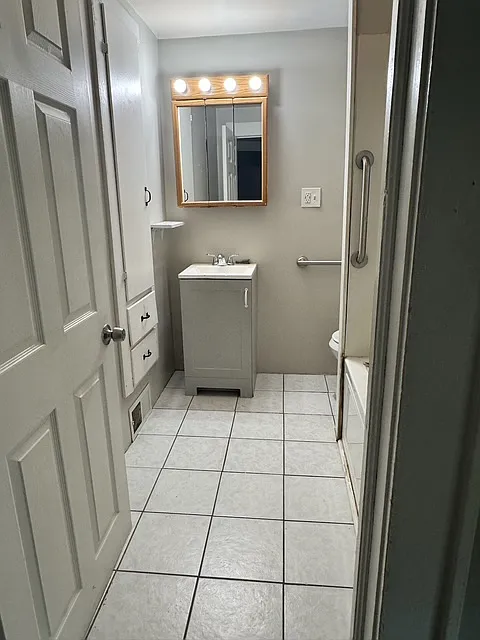 2 bed, 1072 sqft, $1,200 — Photo 4