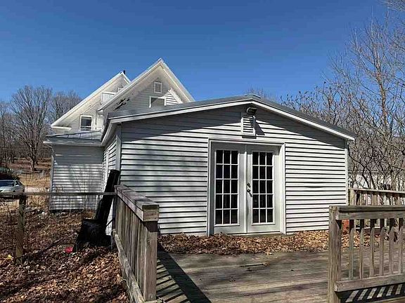 4th image of 72 Calais Ave