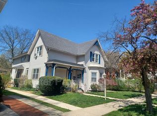 307 Washington St APT B, Valparaiso, IN 46383