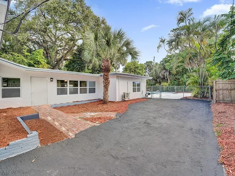 1836 SW 9th Ave — Photo 50